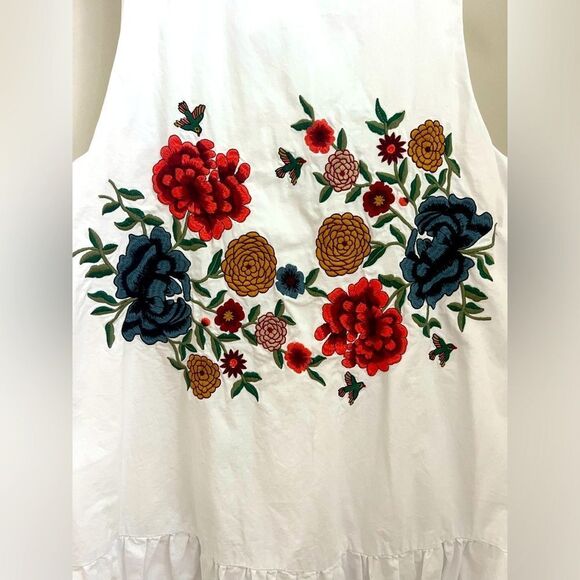Floral Embroidered White Dress 2025 Size Small - Picture 4 of 6